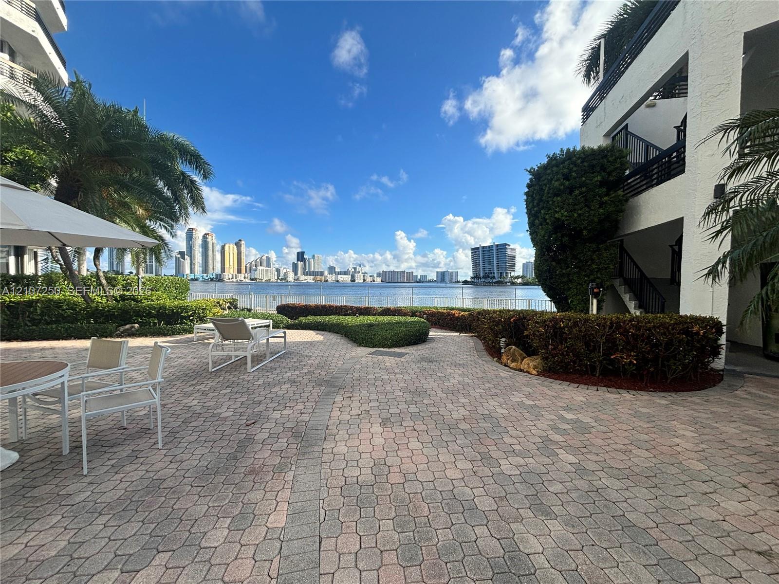 3600 Mystic Pointe Drive