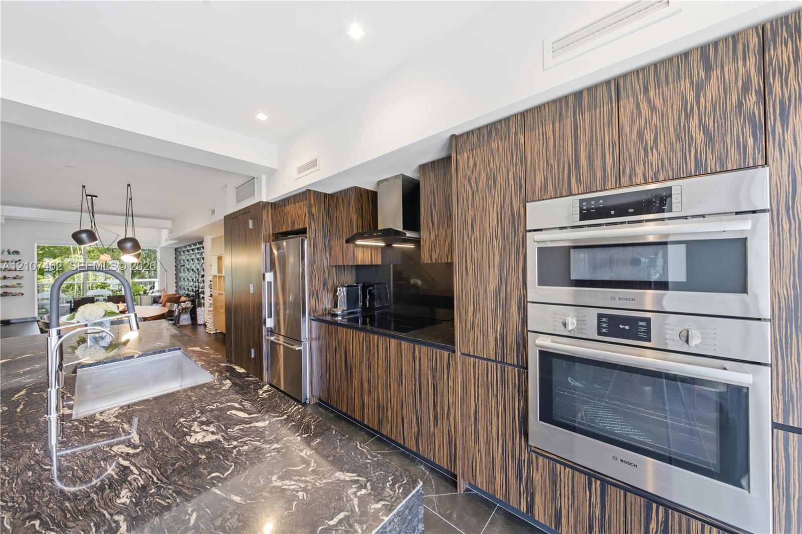 455 NE 39th Street