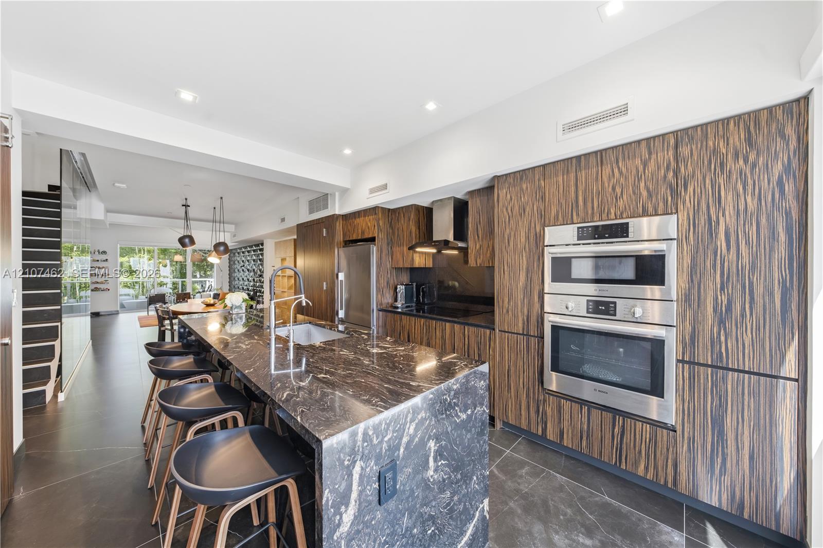 455 NE 39th Street
