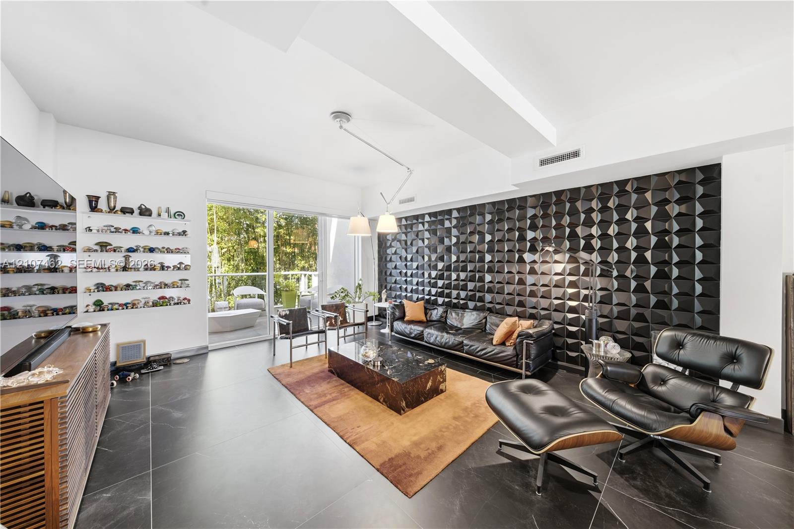 455 NE 39th Street