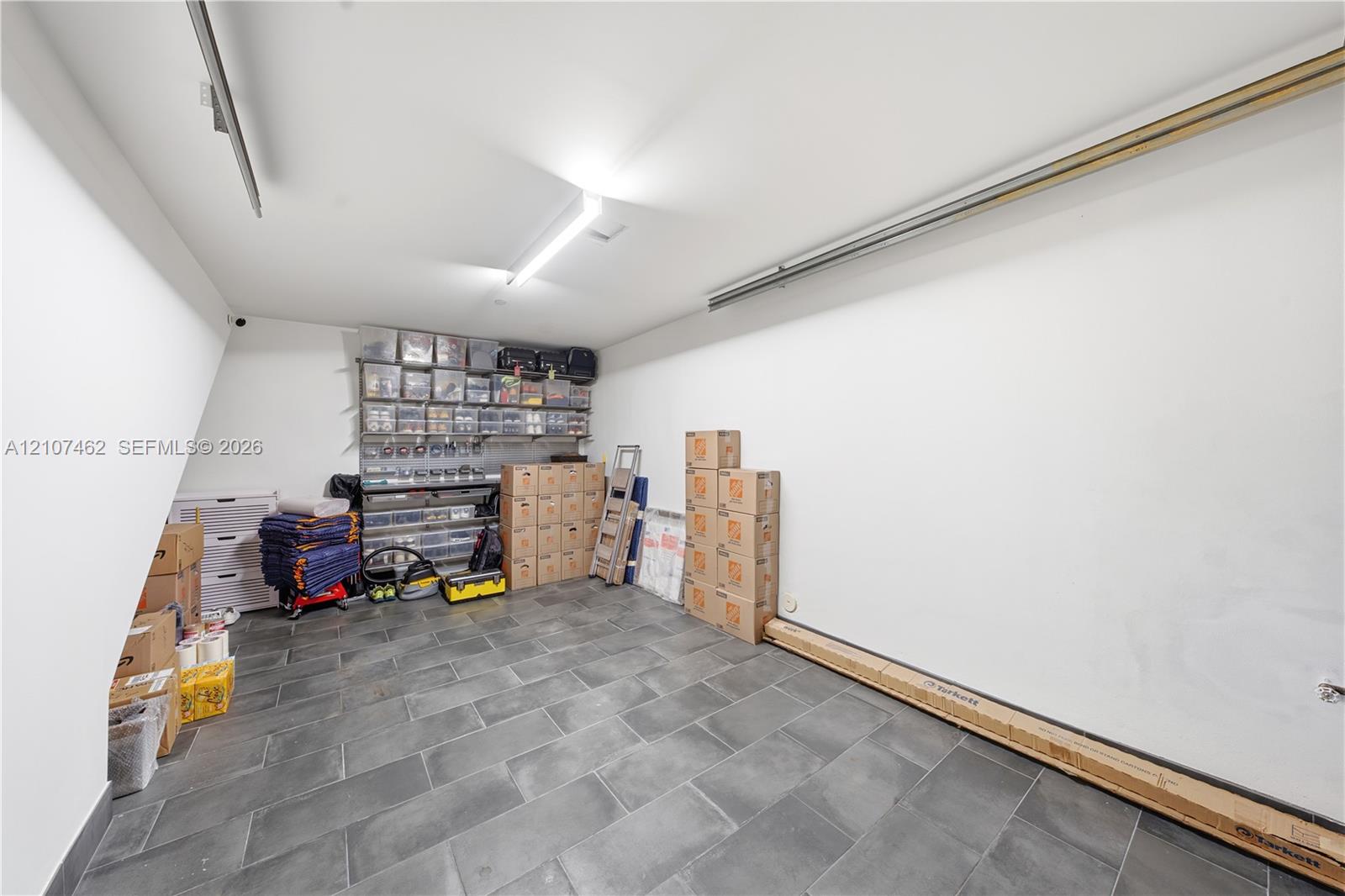 455 NE 39th Street