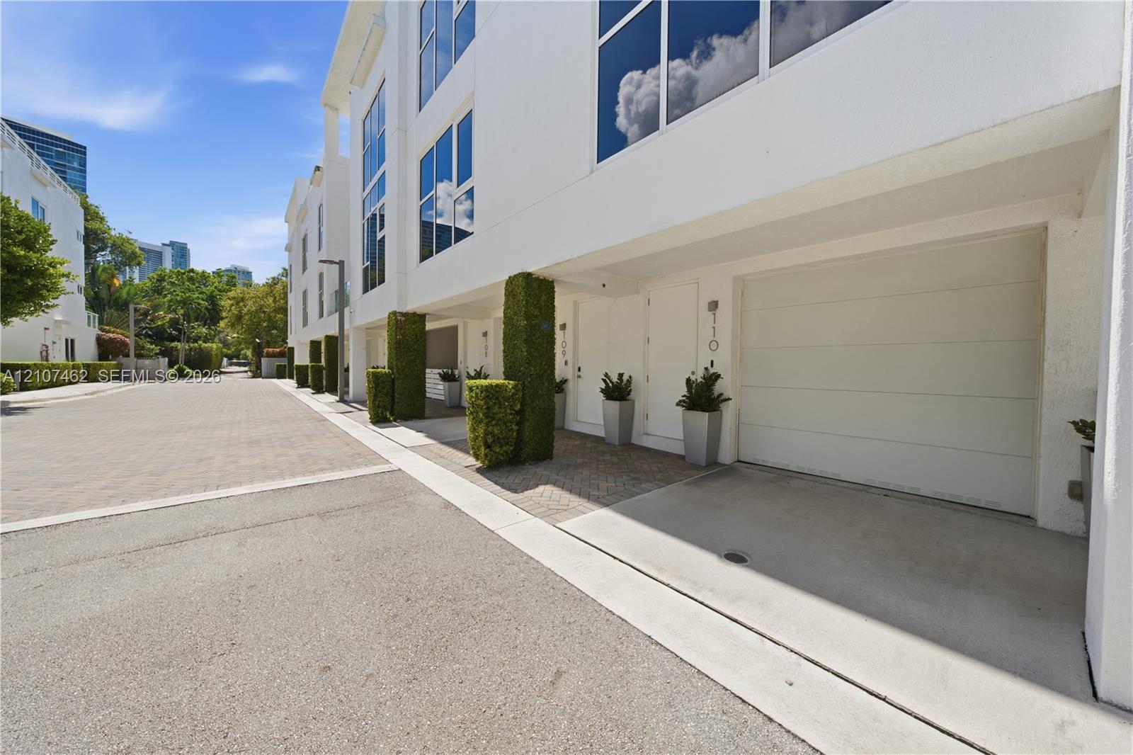 455 NE 39th Street