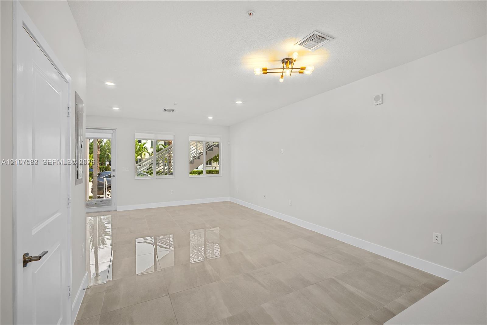 10270 NW 66th Street gallery image #4