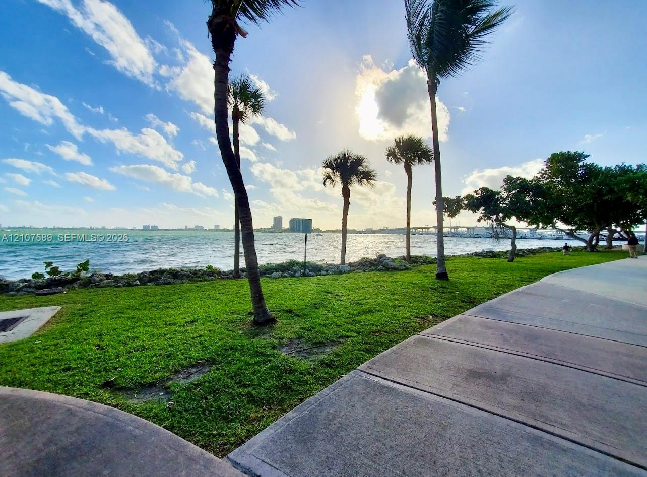 1750 N Bayshore Drive