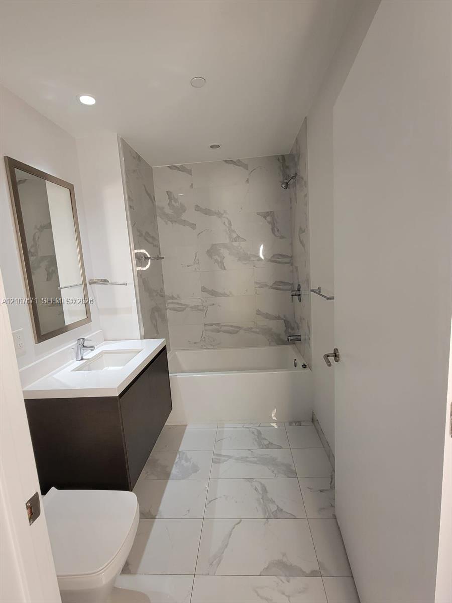 851 NE 1st Avenue
