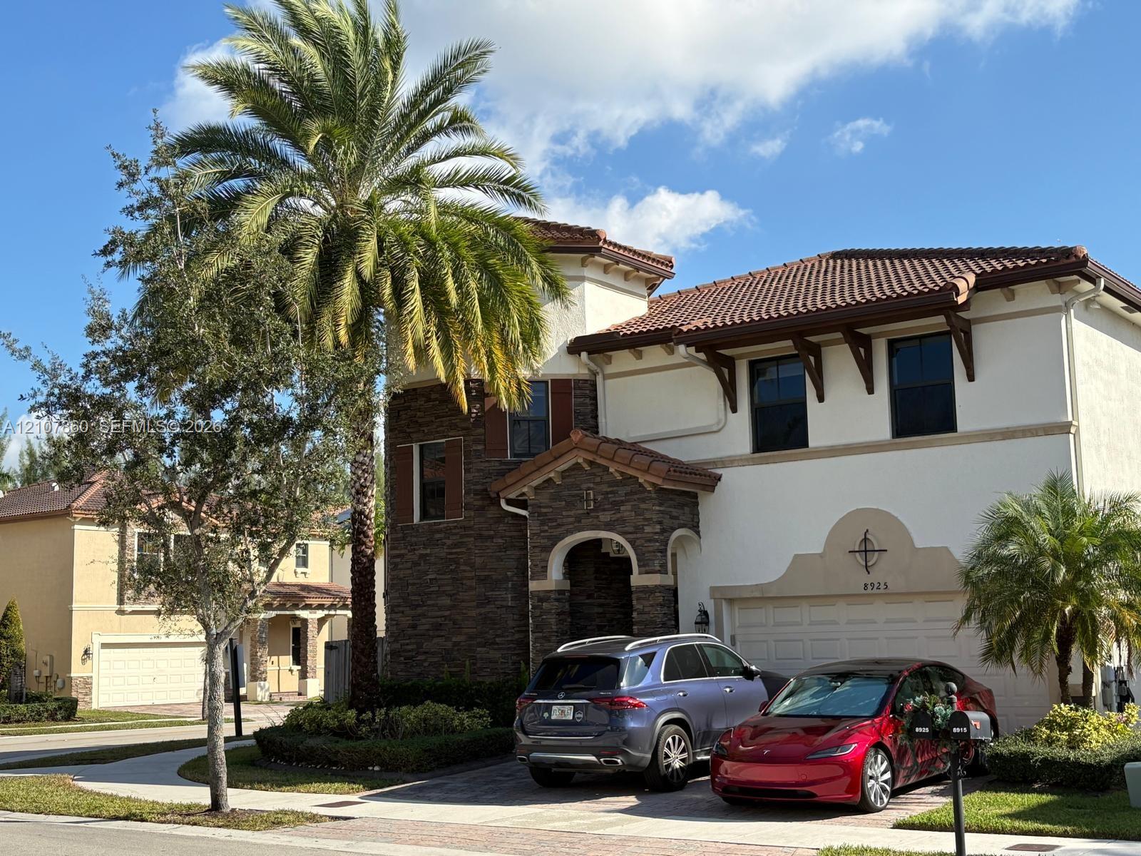 8925 NW 99th Court gallery image #1