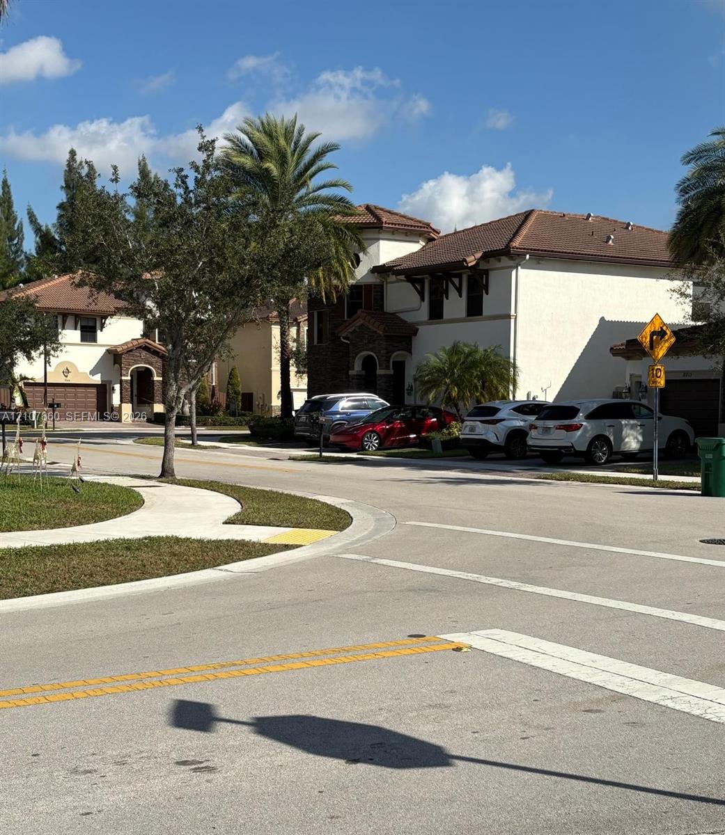8925 NW 99th Court gallery image #17