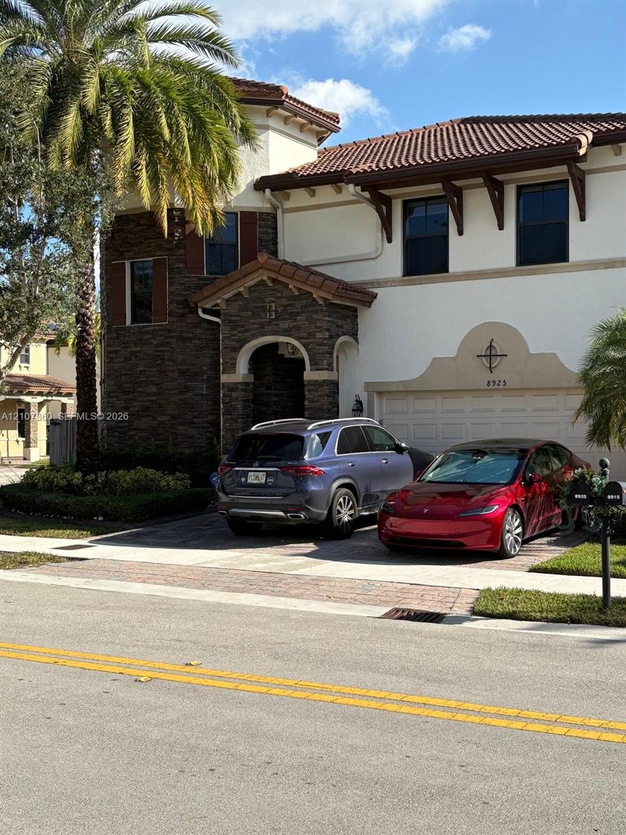 8925 NW 99th Court gallery image #18