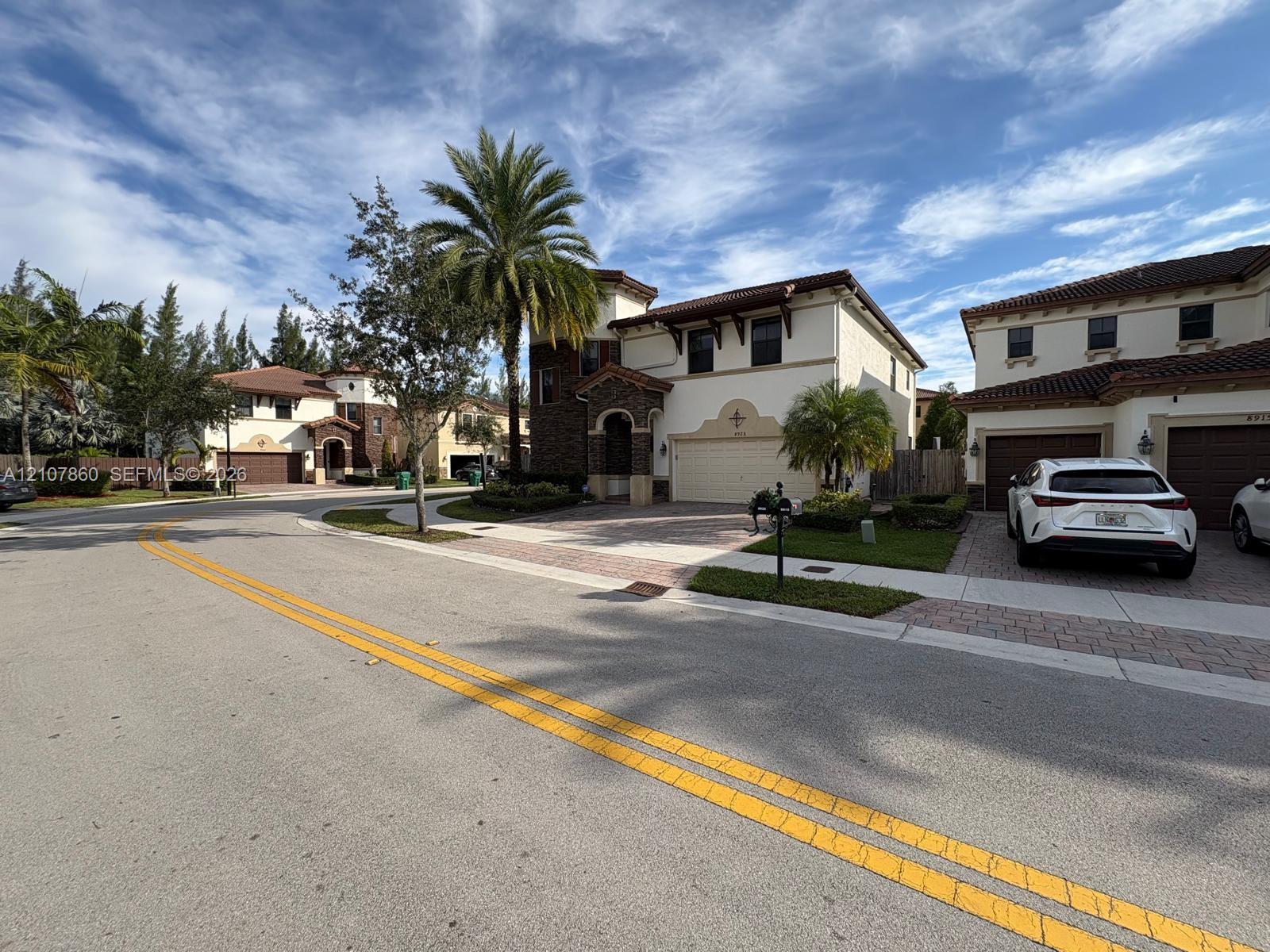 8925 NW 99th Court gallery image #3