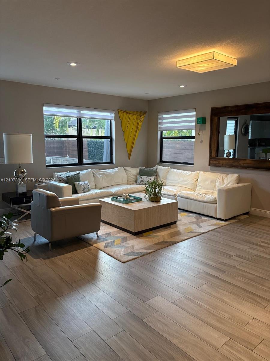 8925 NW 99th Court gallery image #9