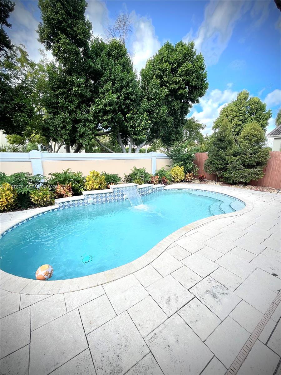 5344 NW 111th Court gallery image #9