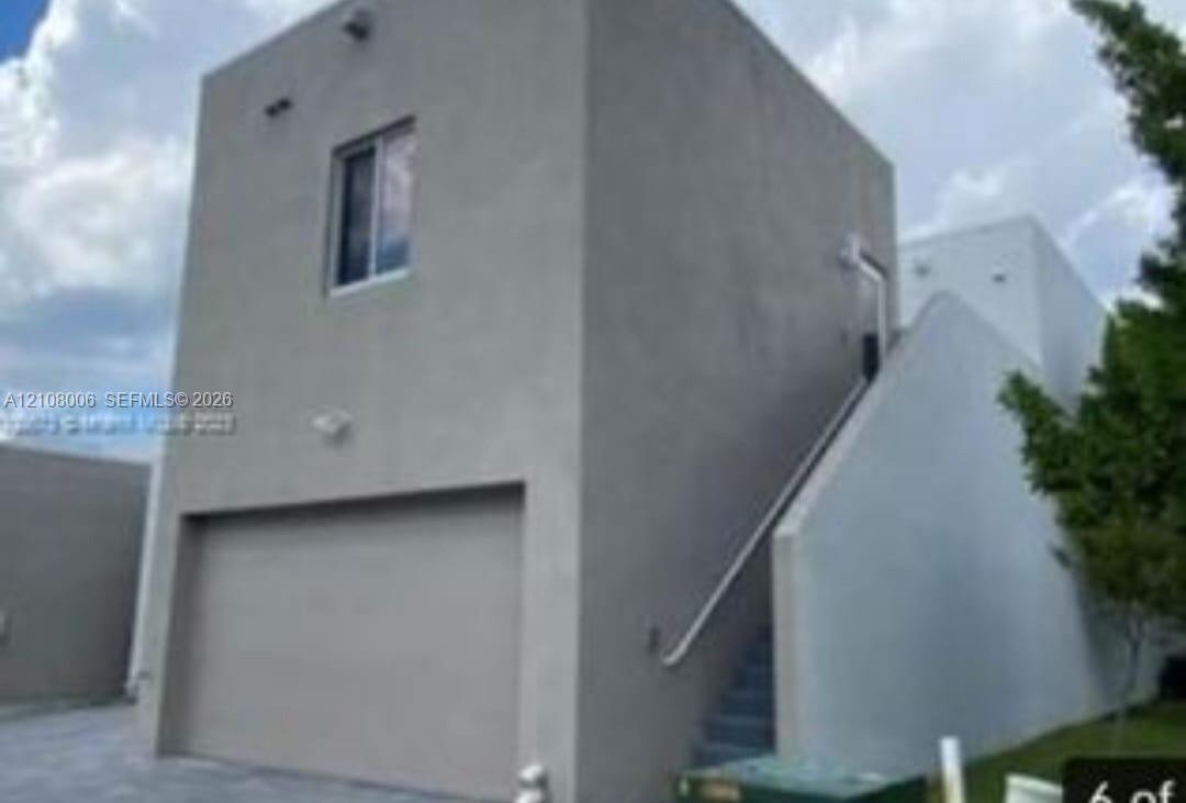 6412 NW 105th Place gallery image #1