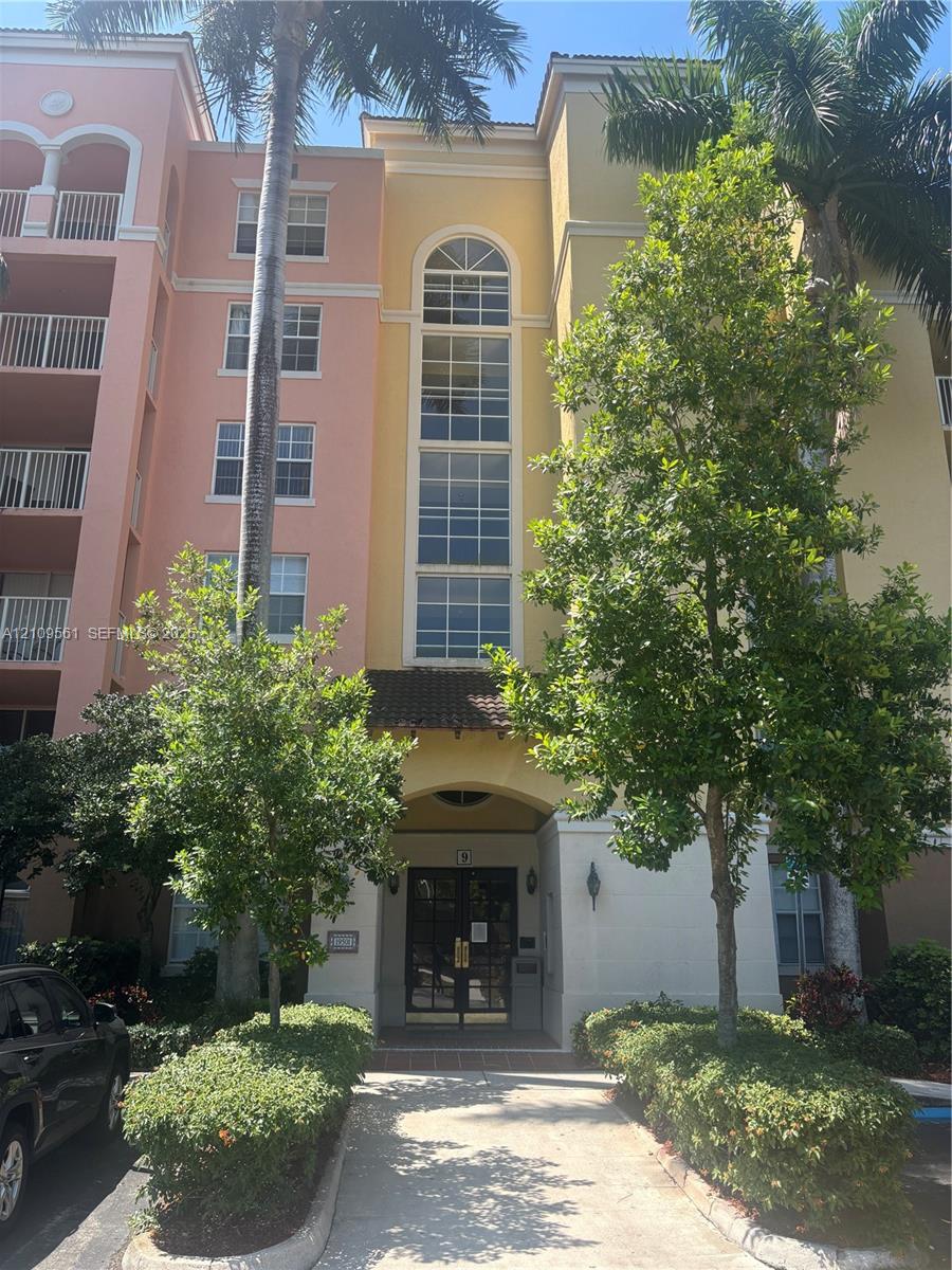 19501 E Country Club Drive