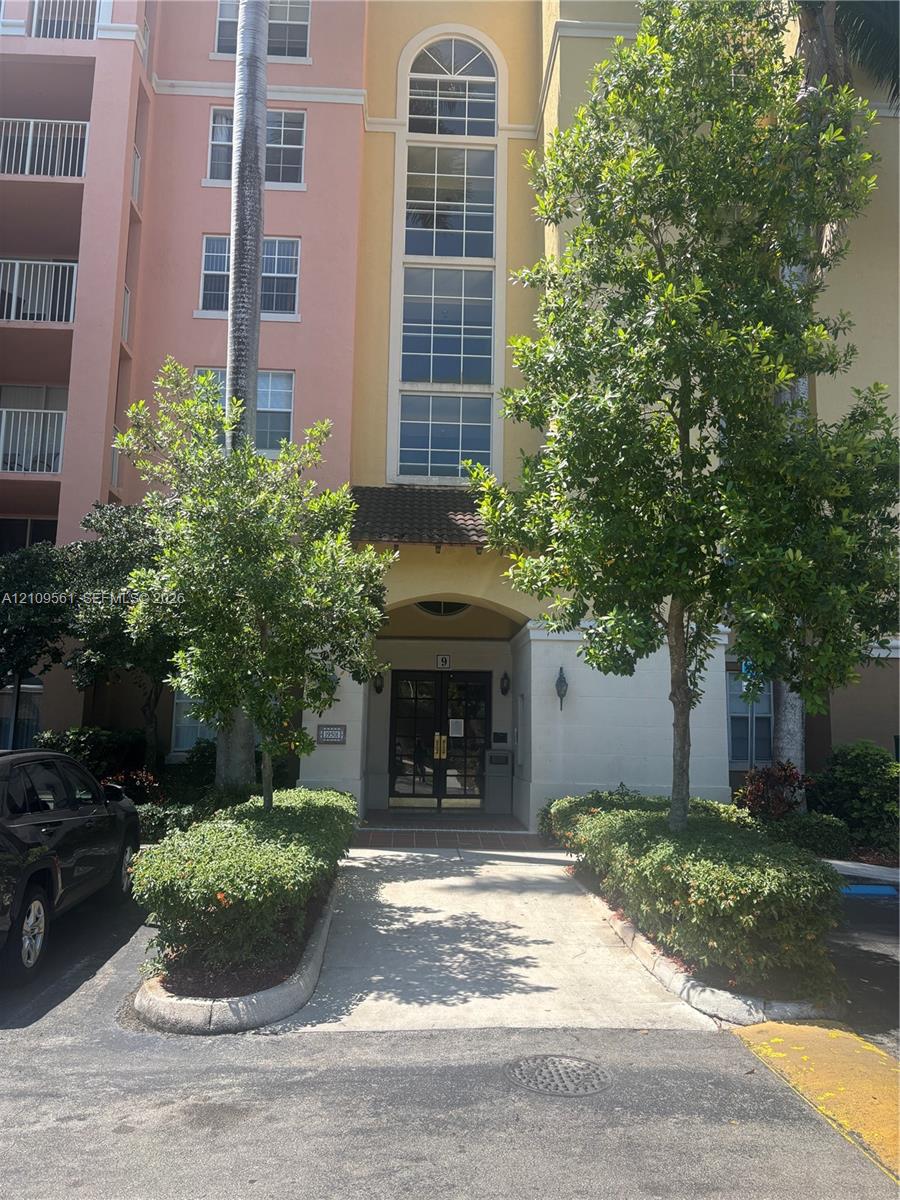 19501 E Country Club Drive