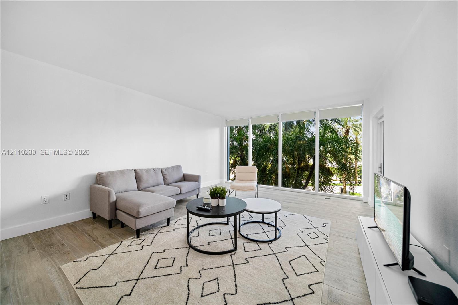 10275 Collins Avenue