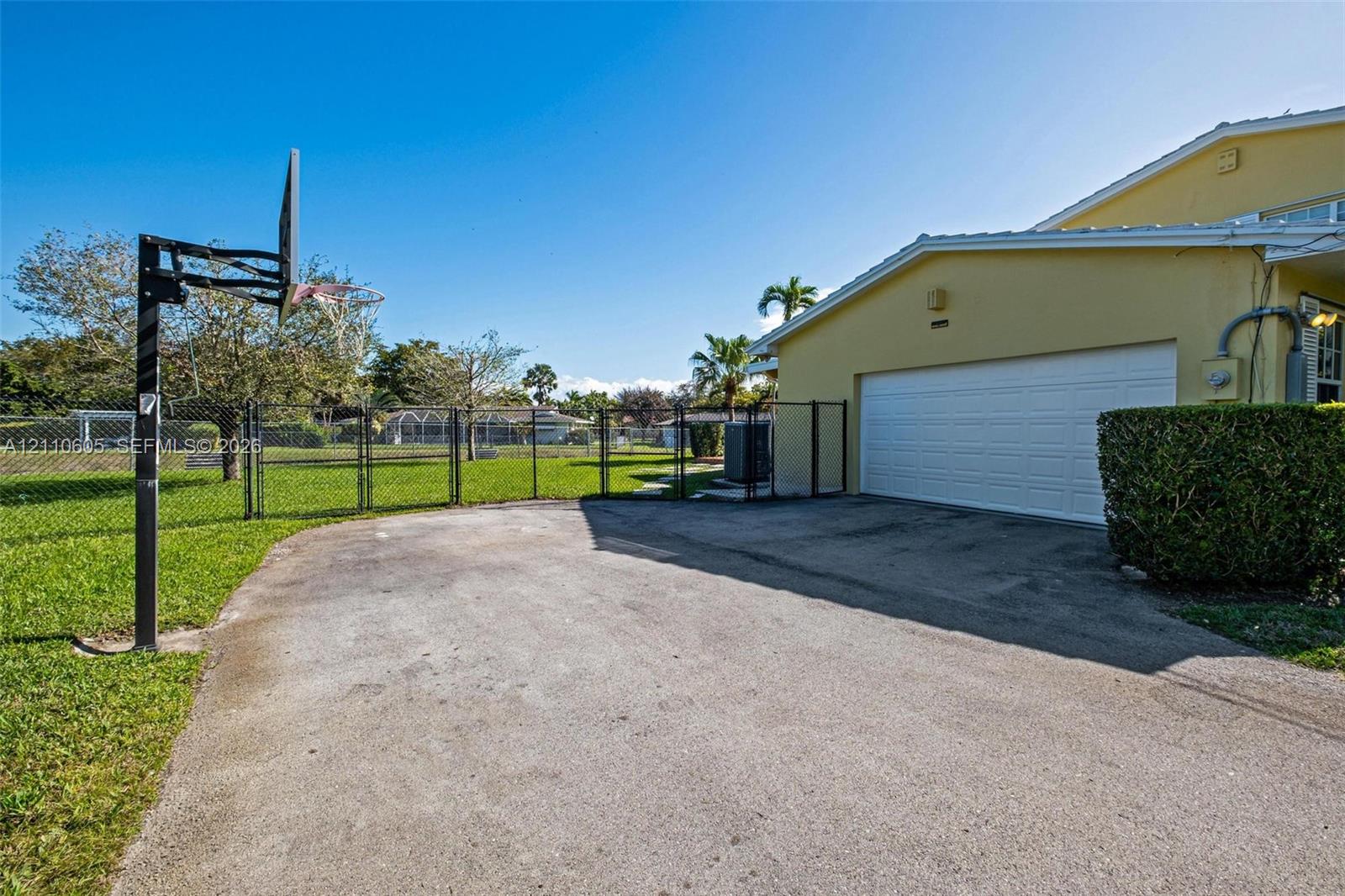 11401 SW 72nd Place
