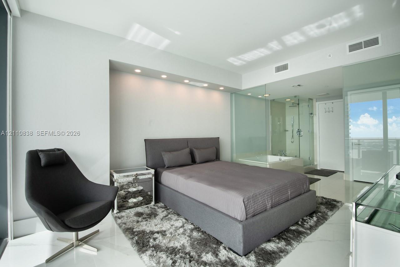 650 NE 32nd Street