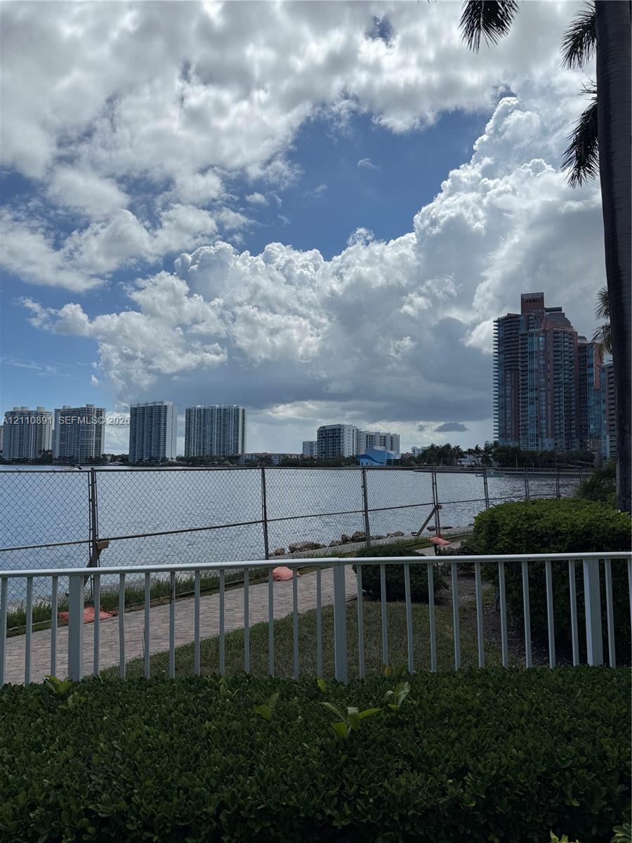 3600 Mystic Pointe Drive