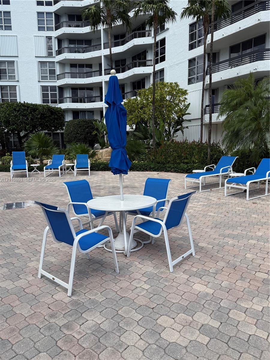 3600 Mystic Pointe Drive