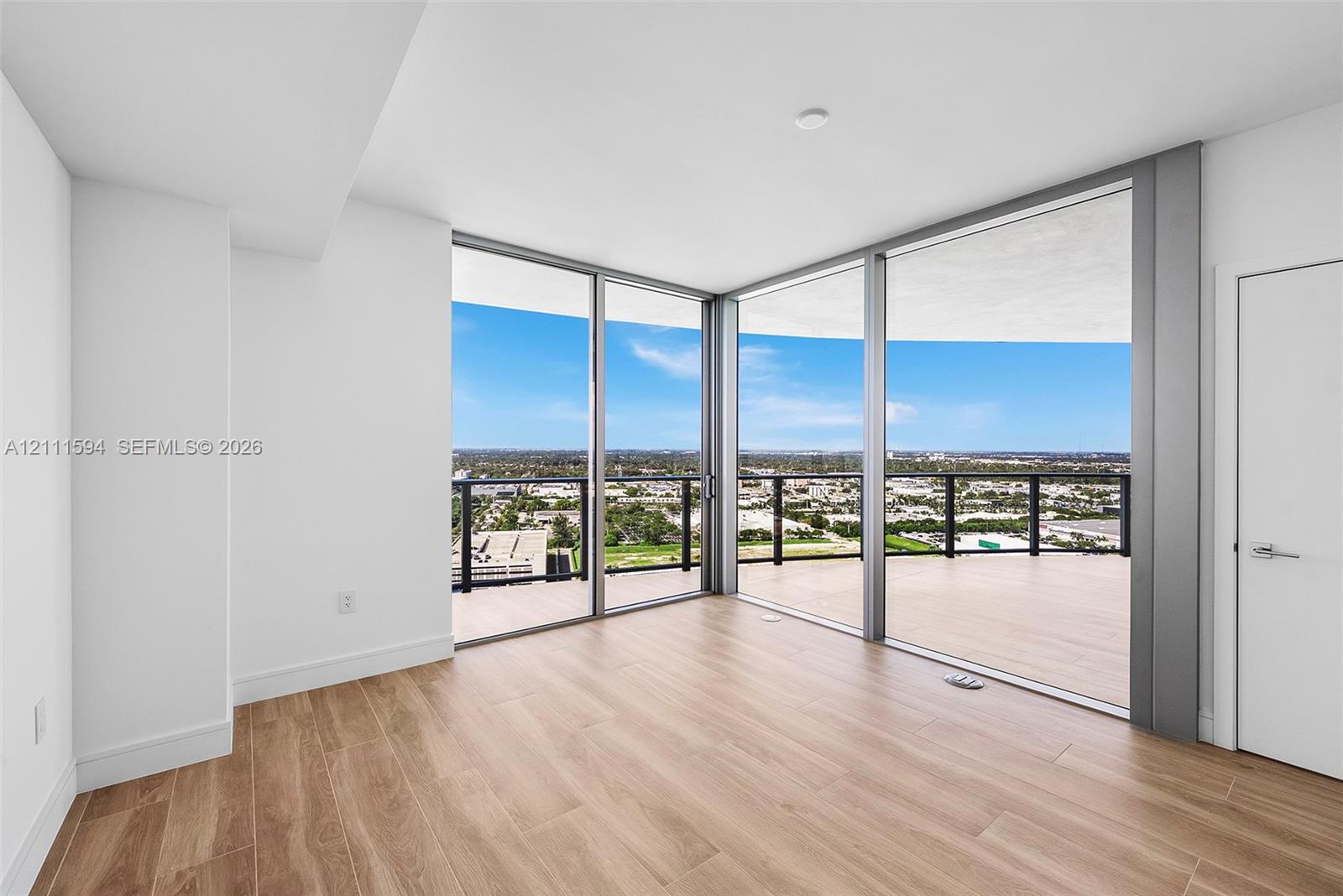 2411 Laguna Circle