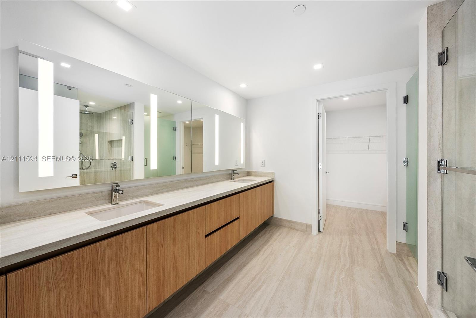 2411 Laguna Circle