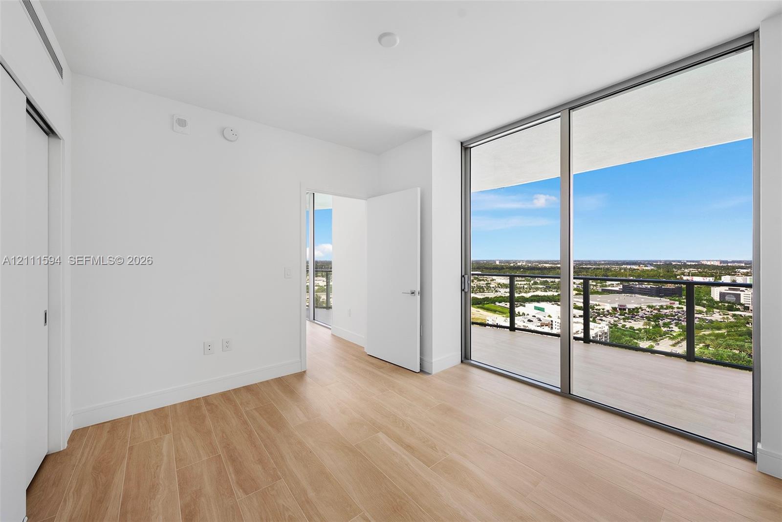 2411 Laguna Circle