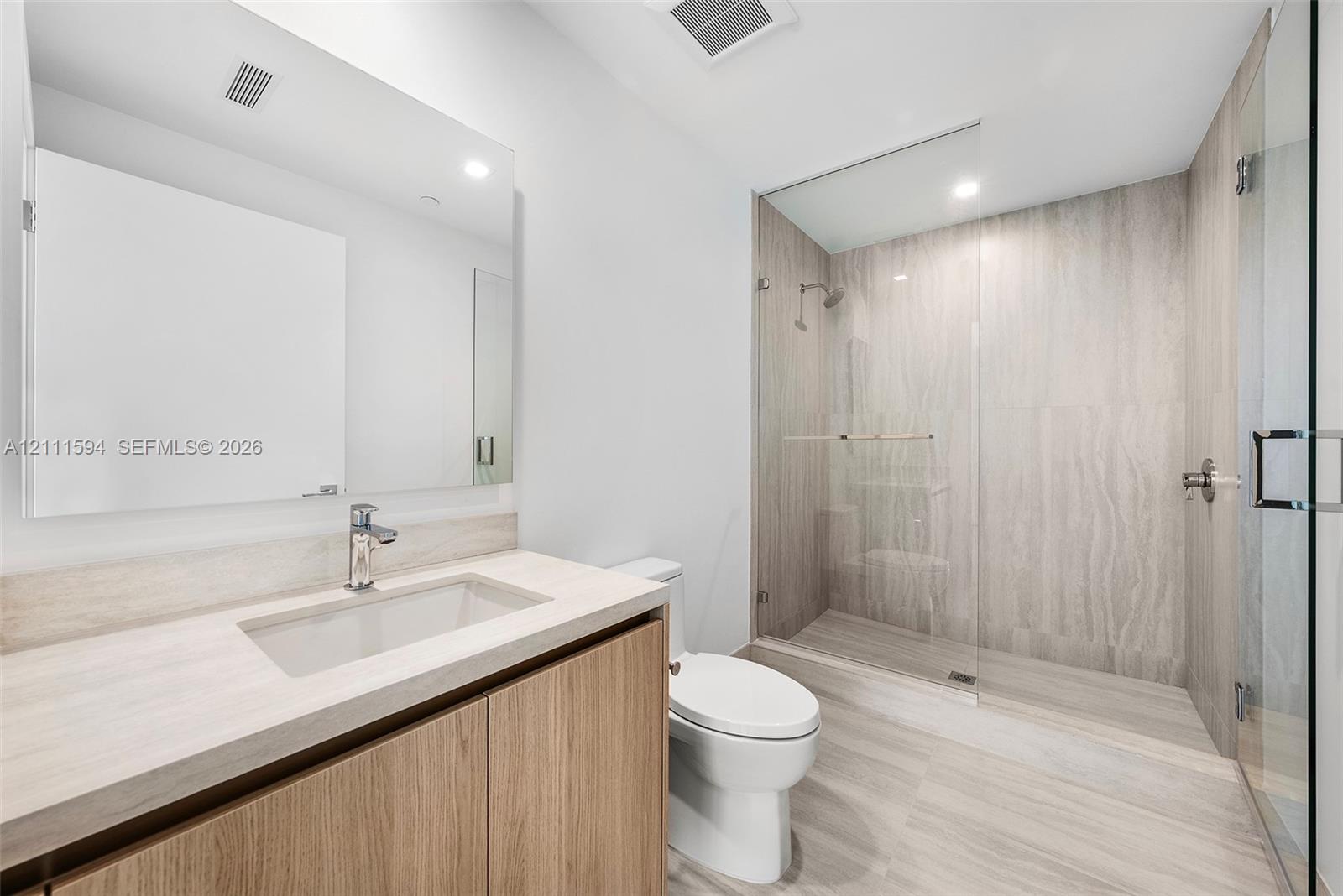 2411 Laguna Circle