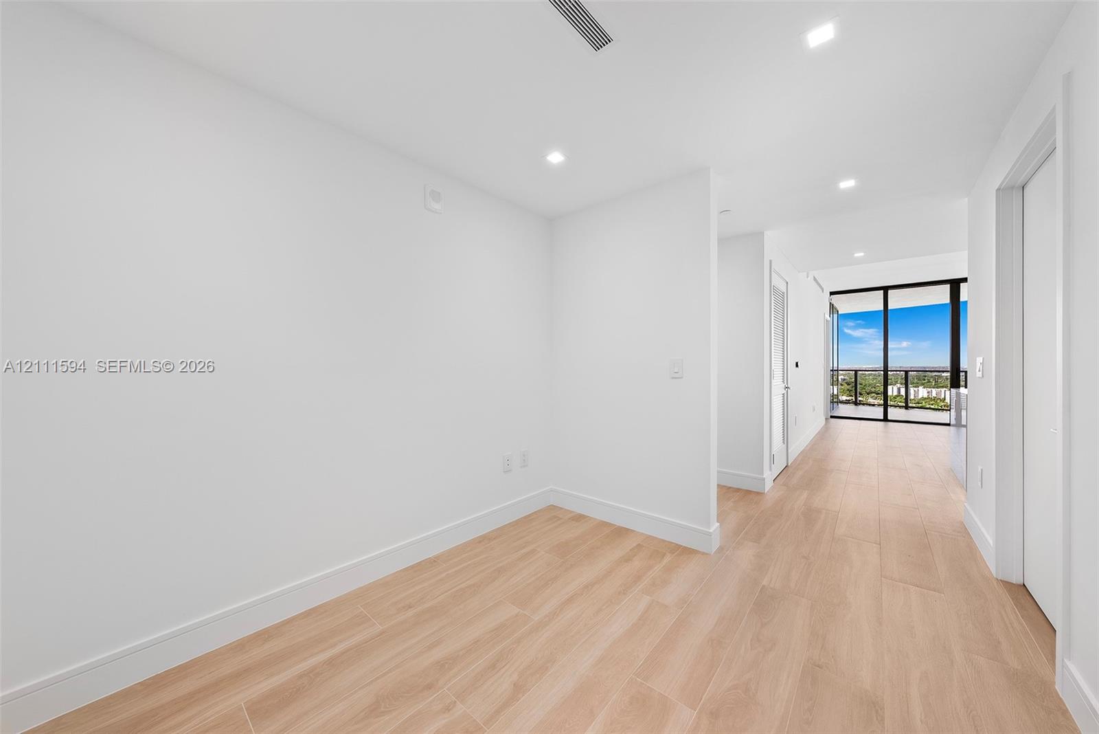 2411 Laguna Circle
