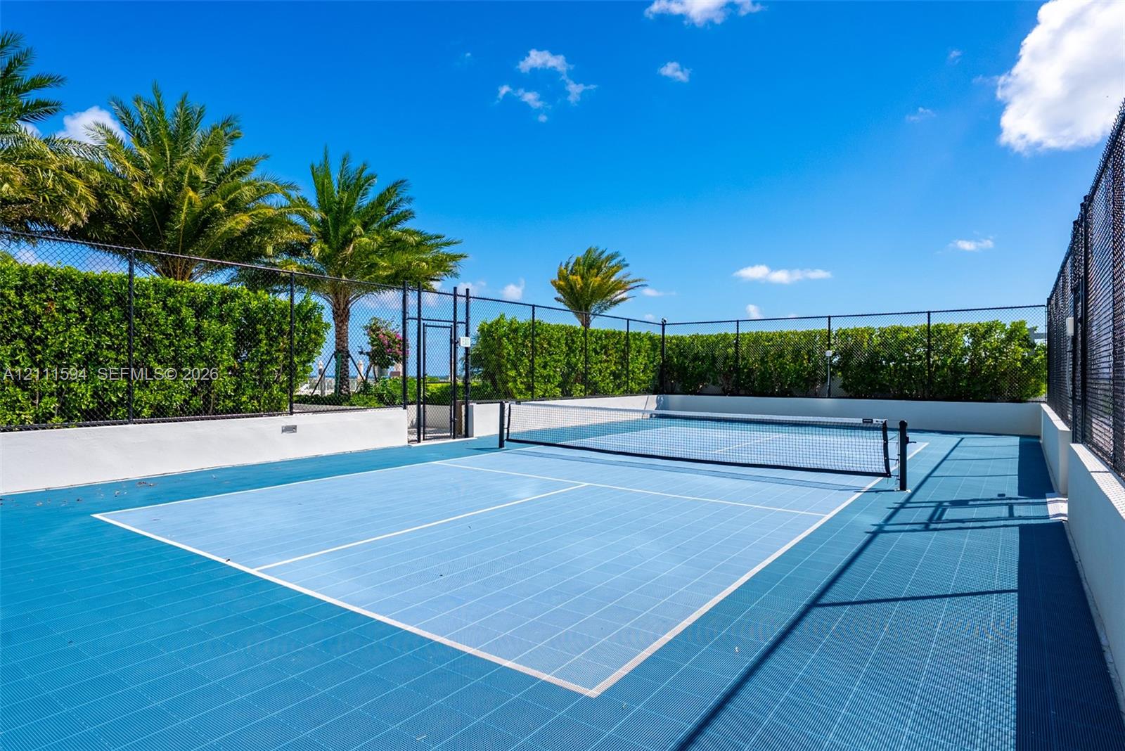 2411 Laguna Circle