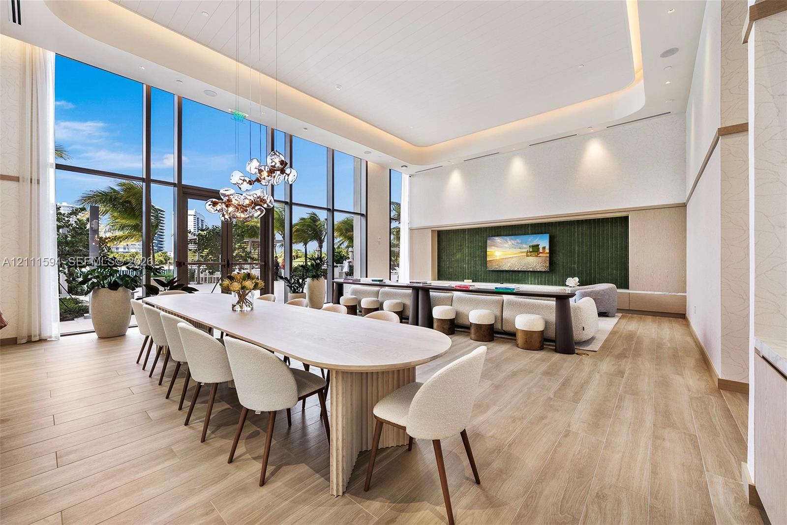 2411 Laguna Circle