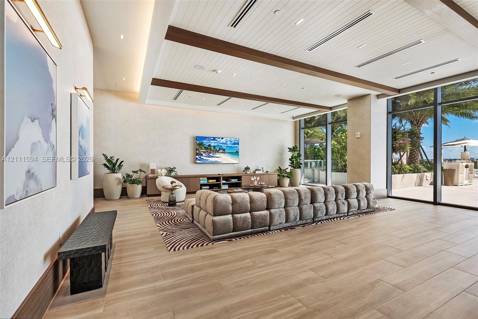 2411 Laguna Circle