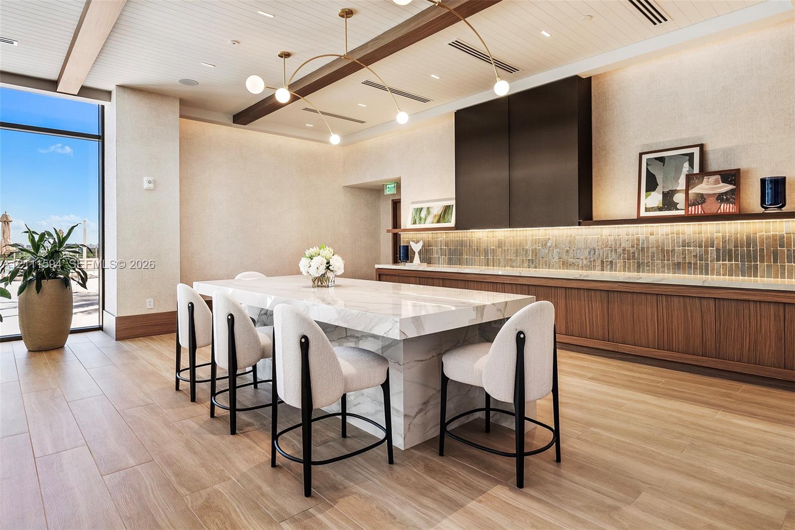 2411 Laguna Circle