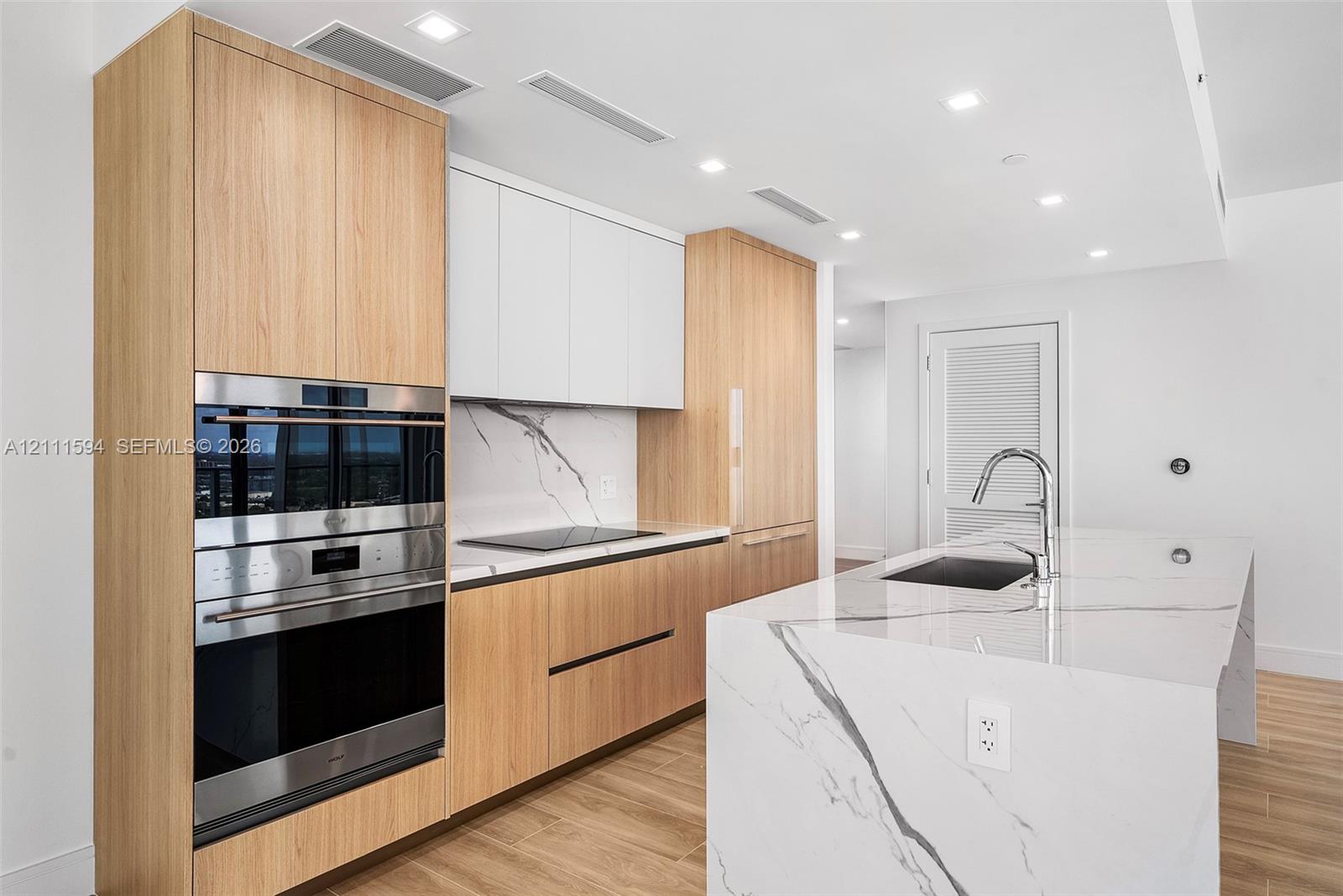 2411 Laguna Circle