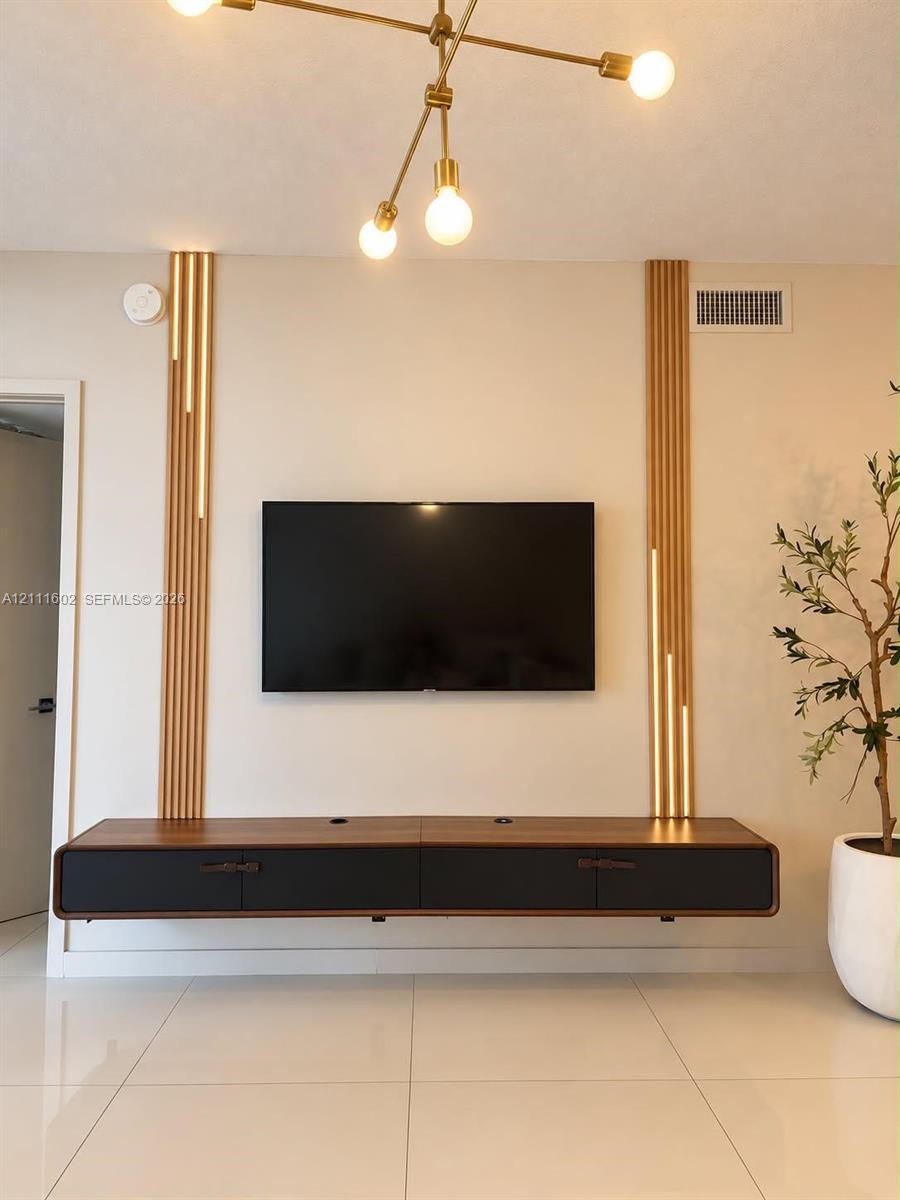 488 NE 18th Street