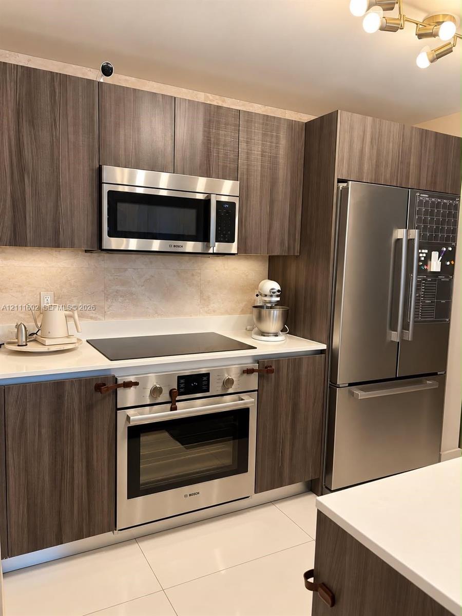 488 NE 18th Street