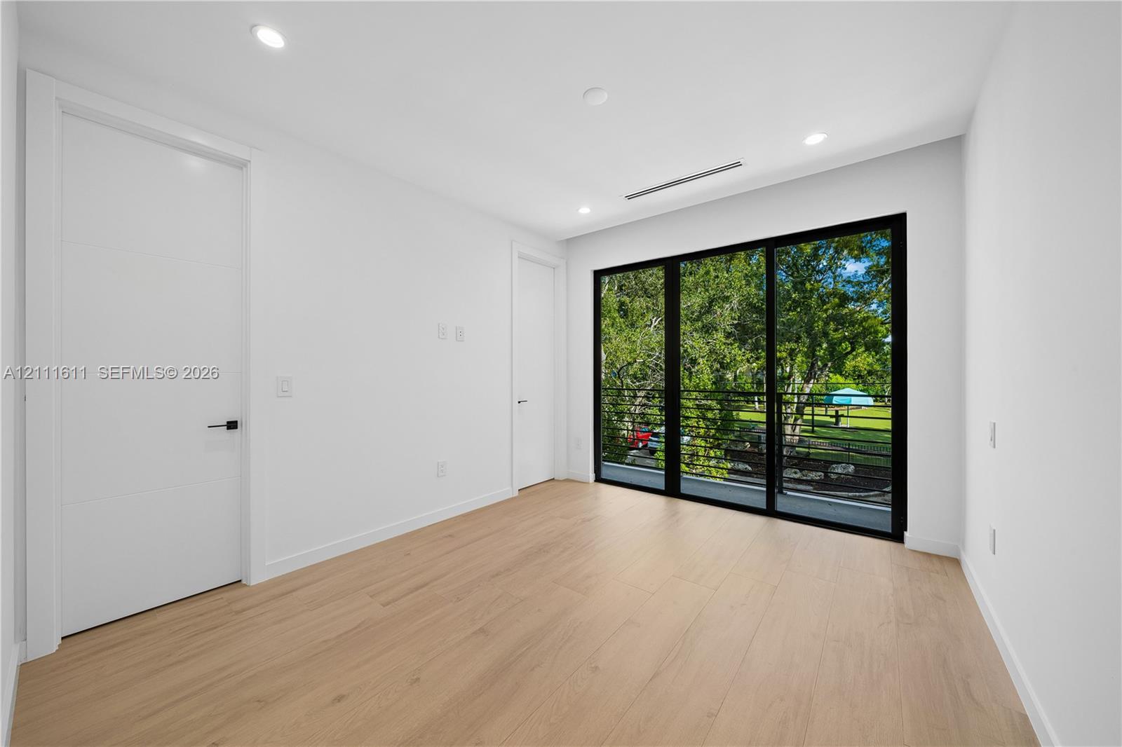 3030 Shipping Avenue