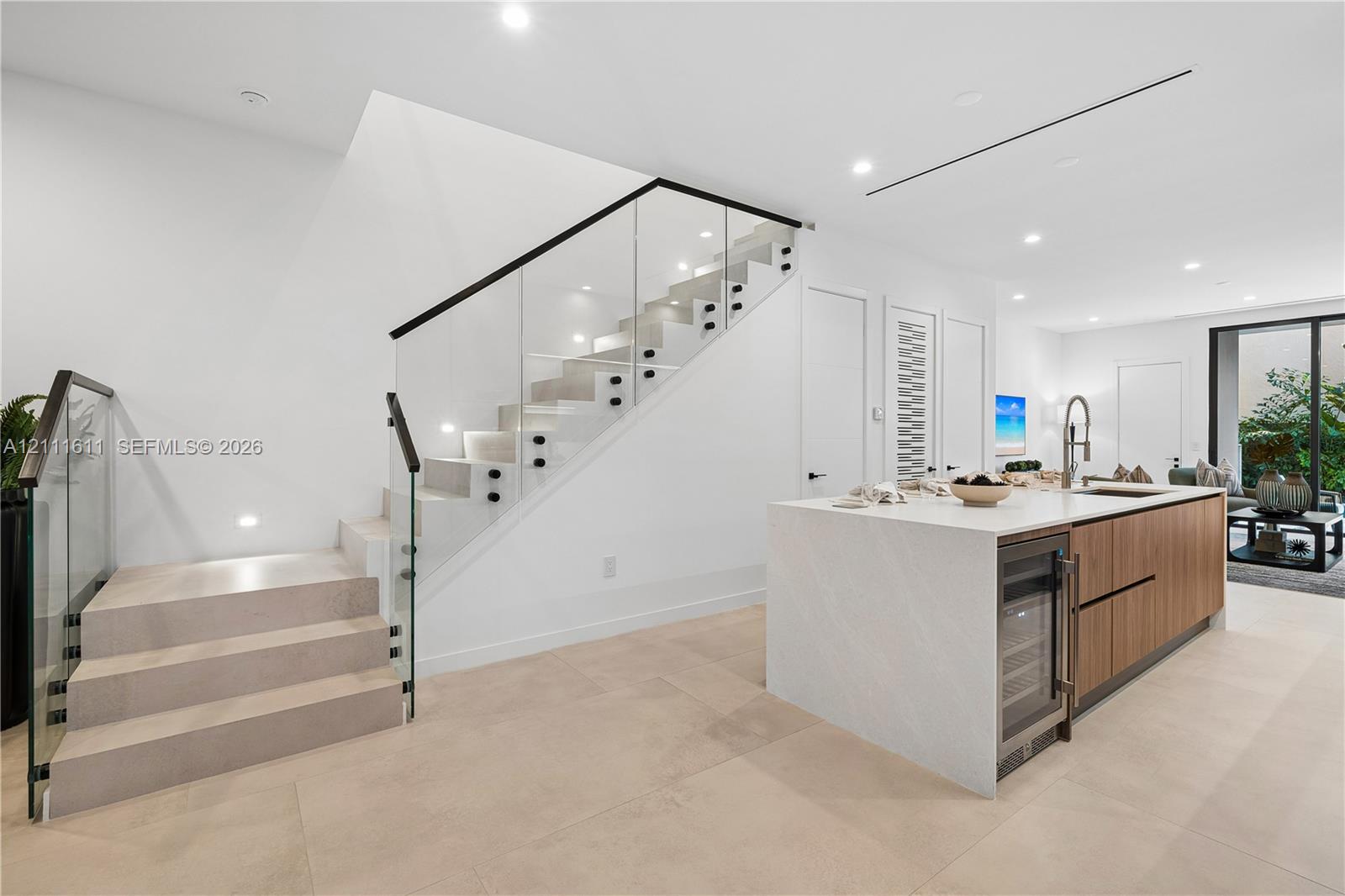 3030 Shipping Avenue
