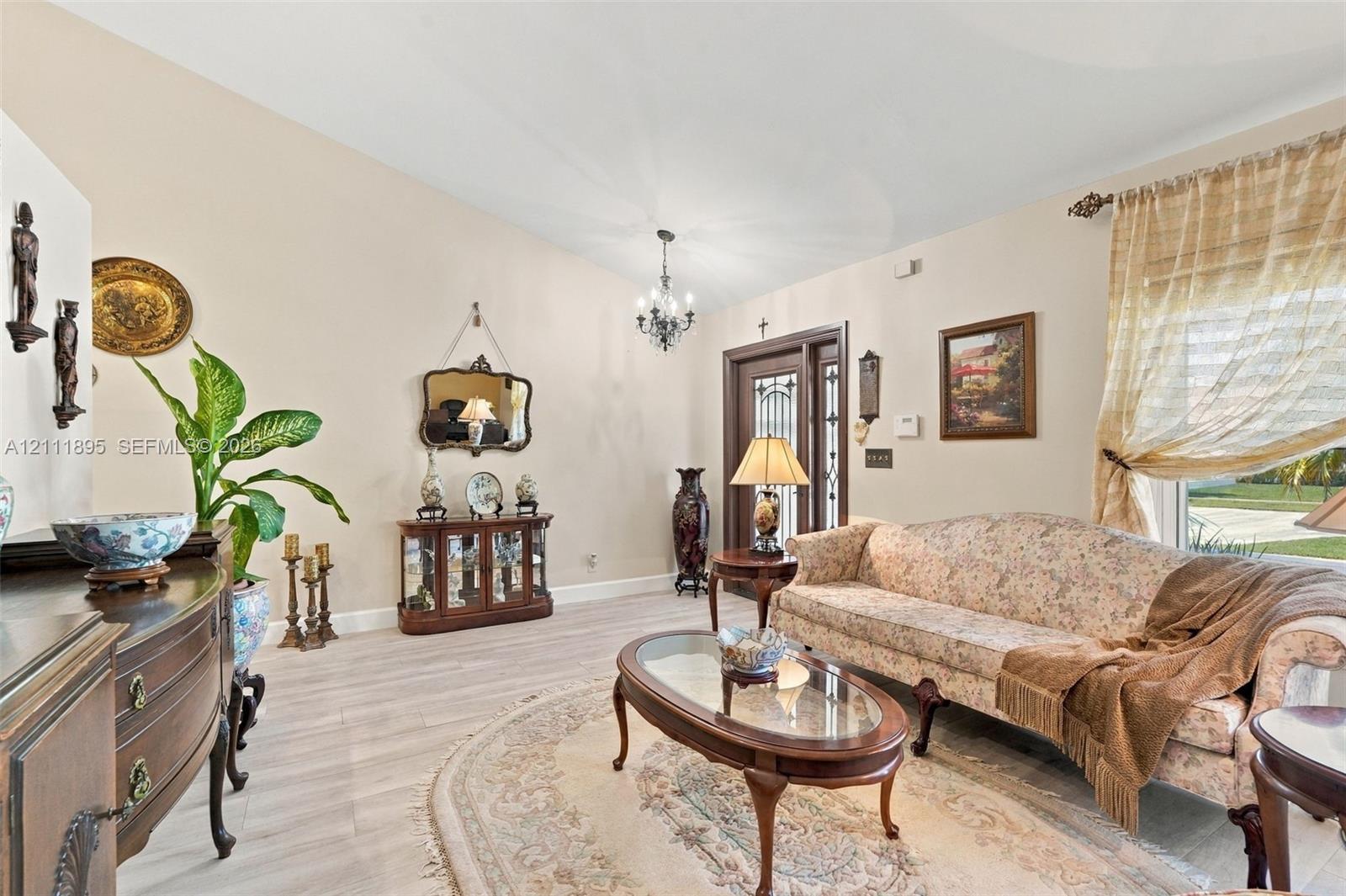 5792 Sun Pointe Circle gallery image #10