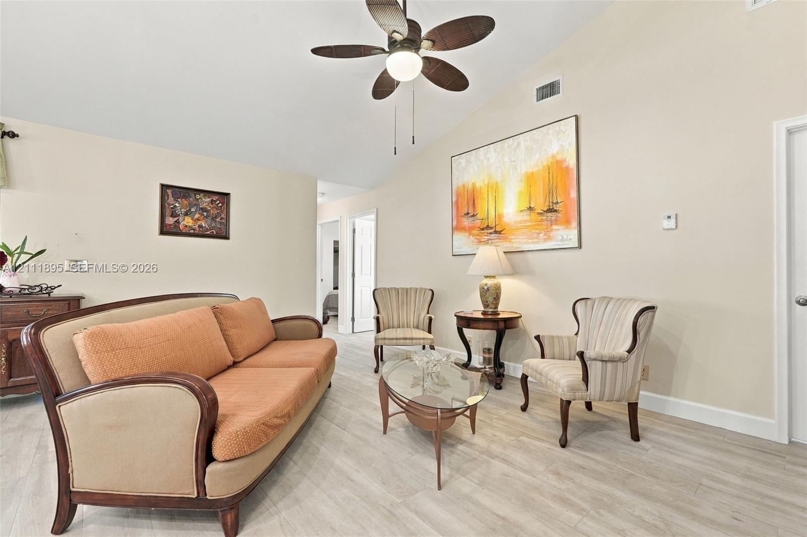 5792 Sun Pointe Circle gallery image #12