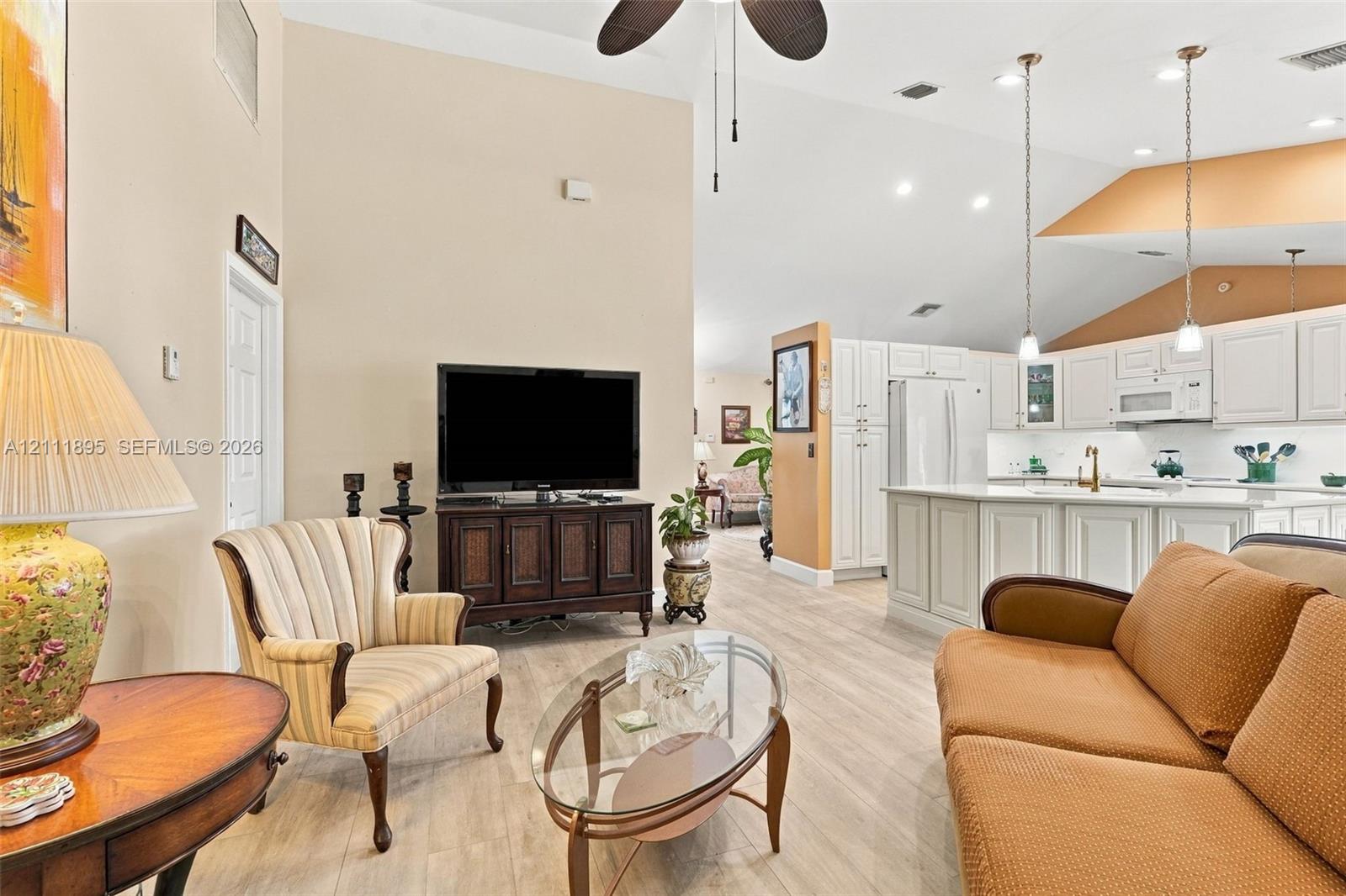 5792 Sun Pointe Circle gallery image #14
