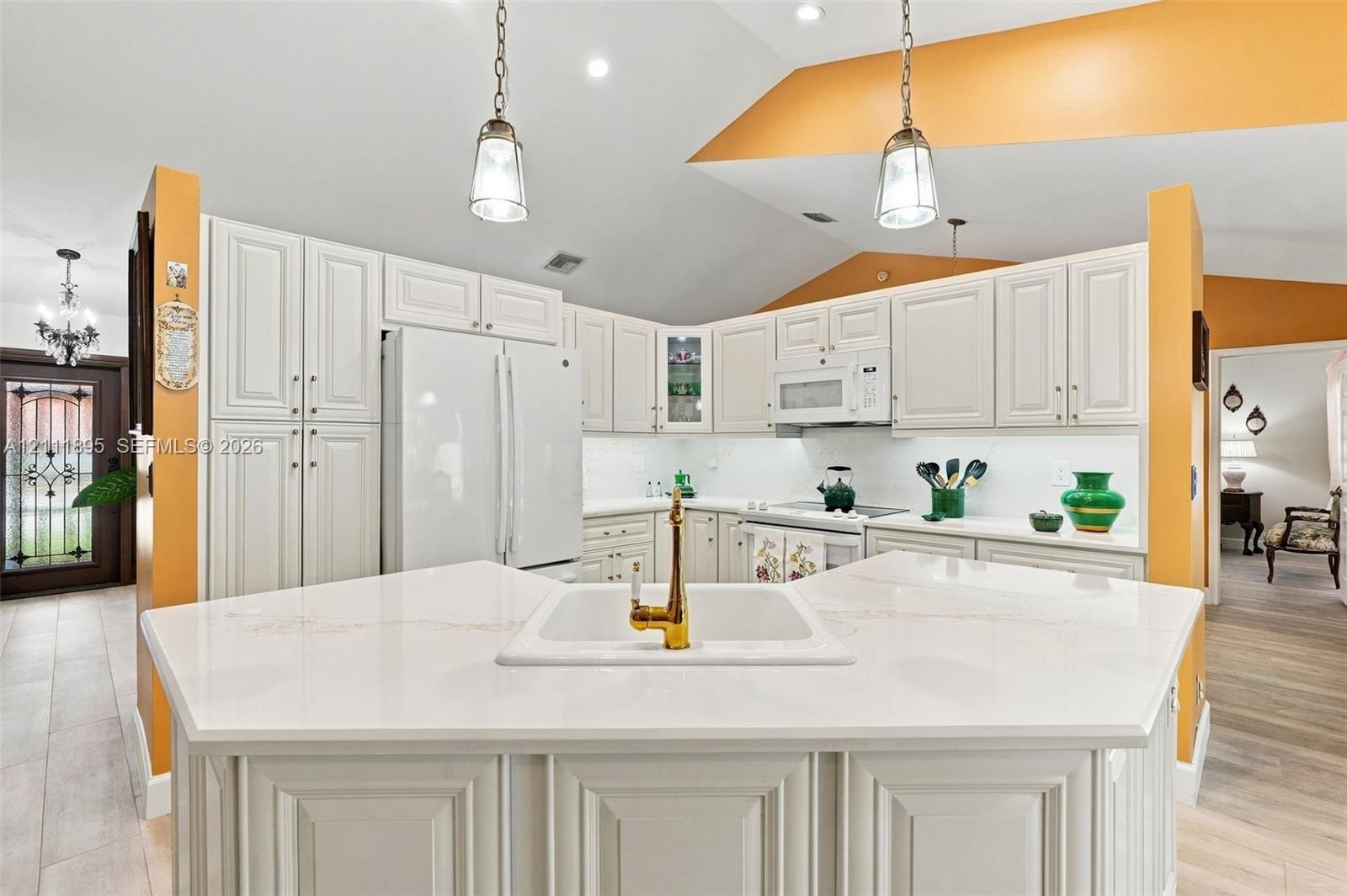 5792 Sun Pointe Circle gallery image #17