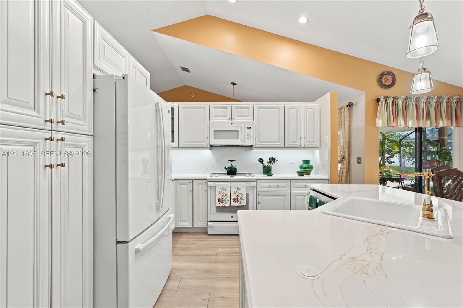 5792 Sun Pointe Circle gallery image #19