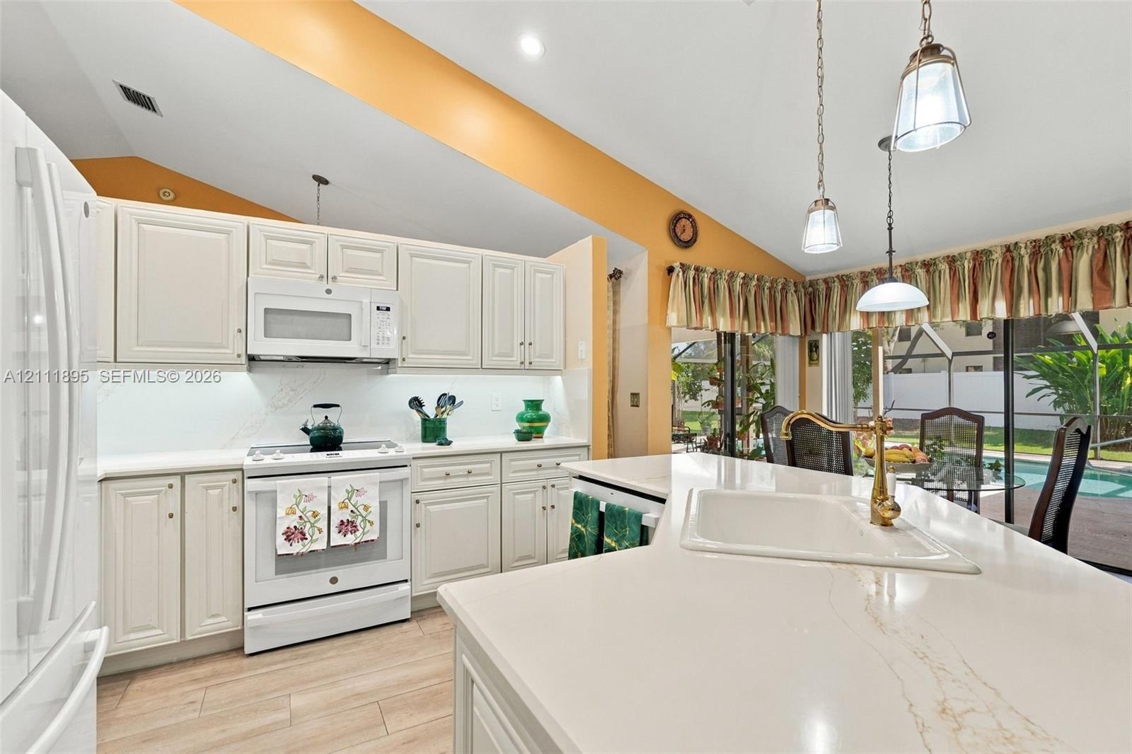 5792 Sun Pointe Circle gallery image #23