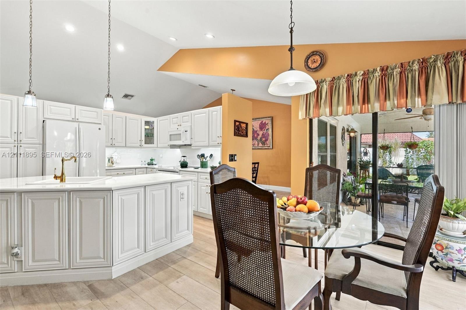 5792 Sun Pointe Circle gallery image #24