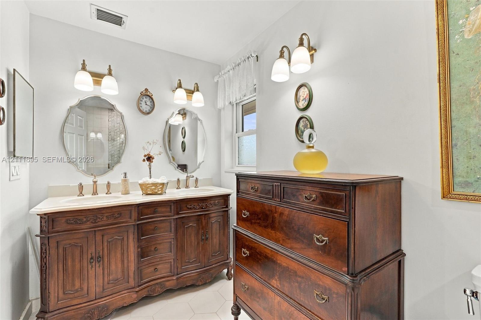 5792 Sun Pointe Circle gallery image #31