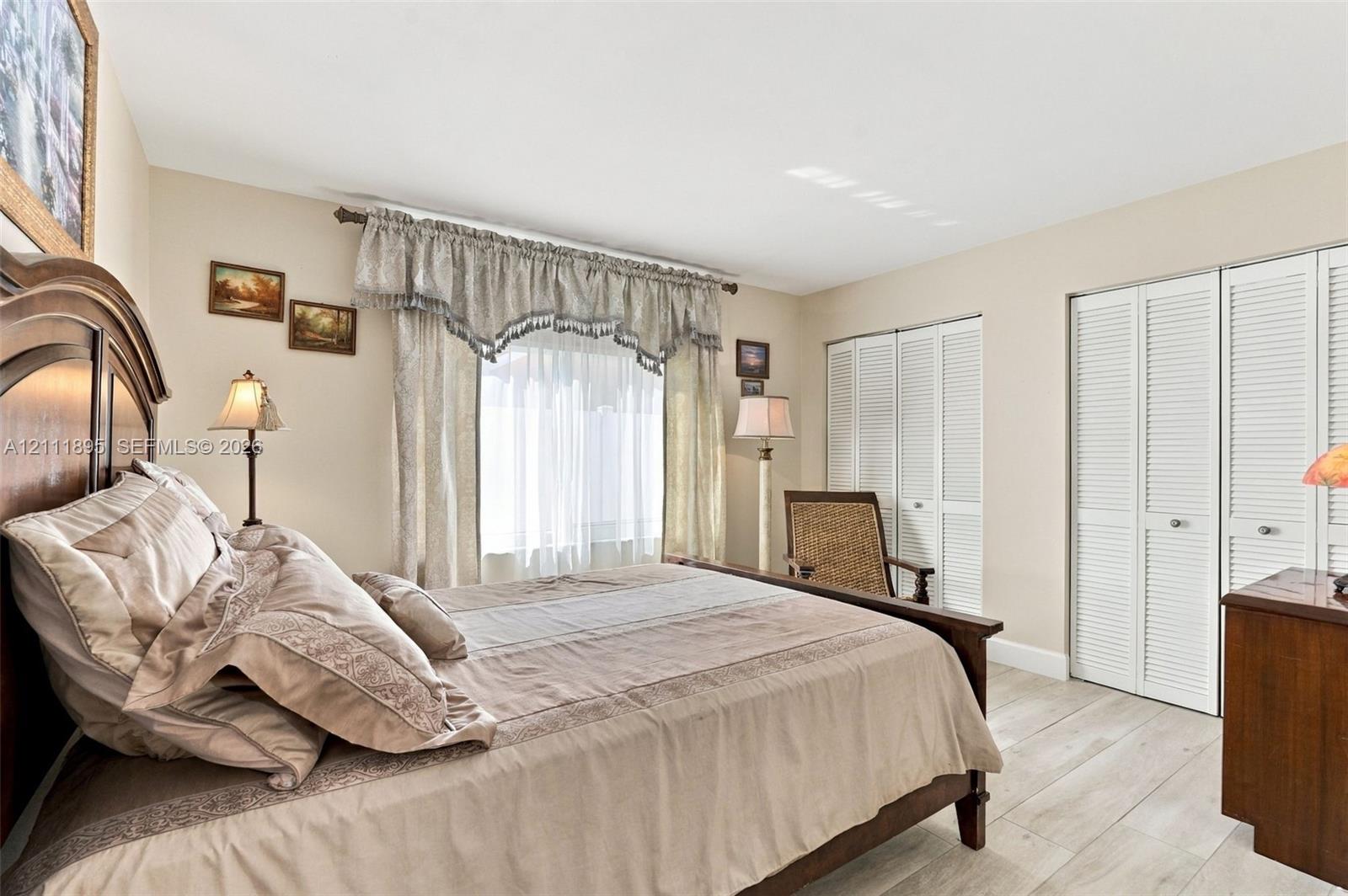 5792 Sun Pointe Circle gallery image #33