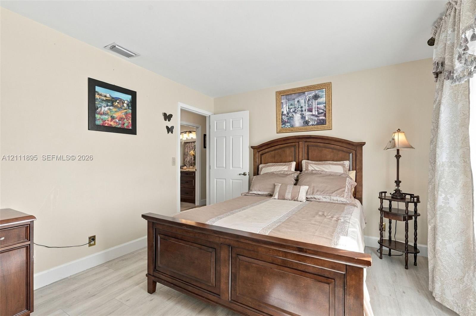 5792 Sun Pointe Circle gallery image #35