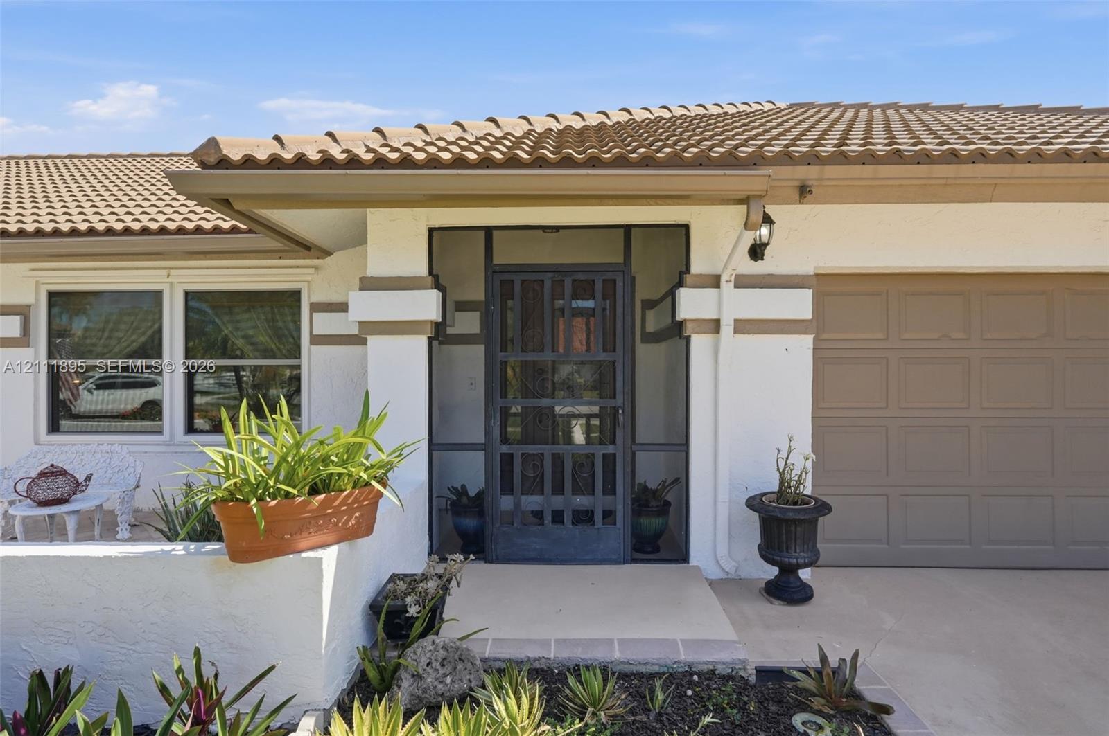 5792 Sun Pointe Circle gallery image #4