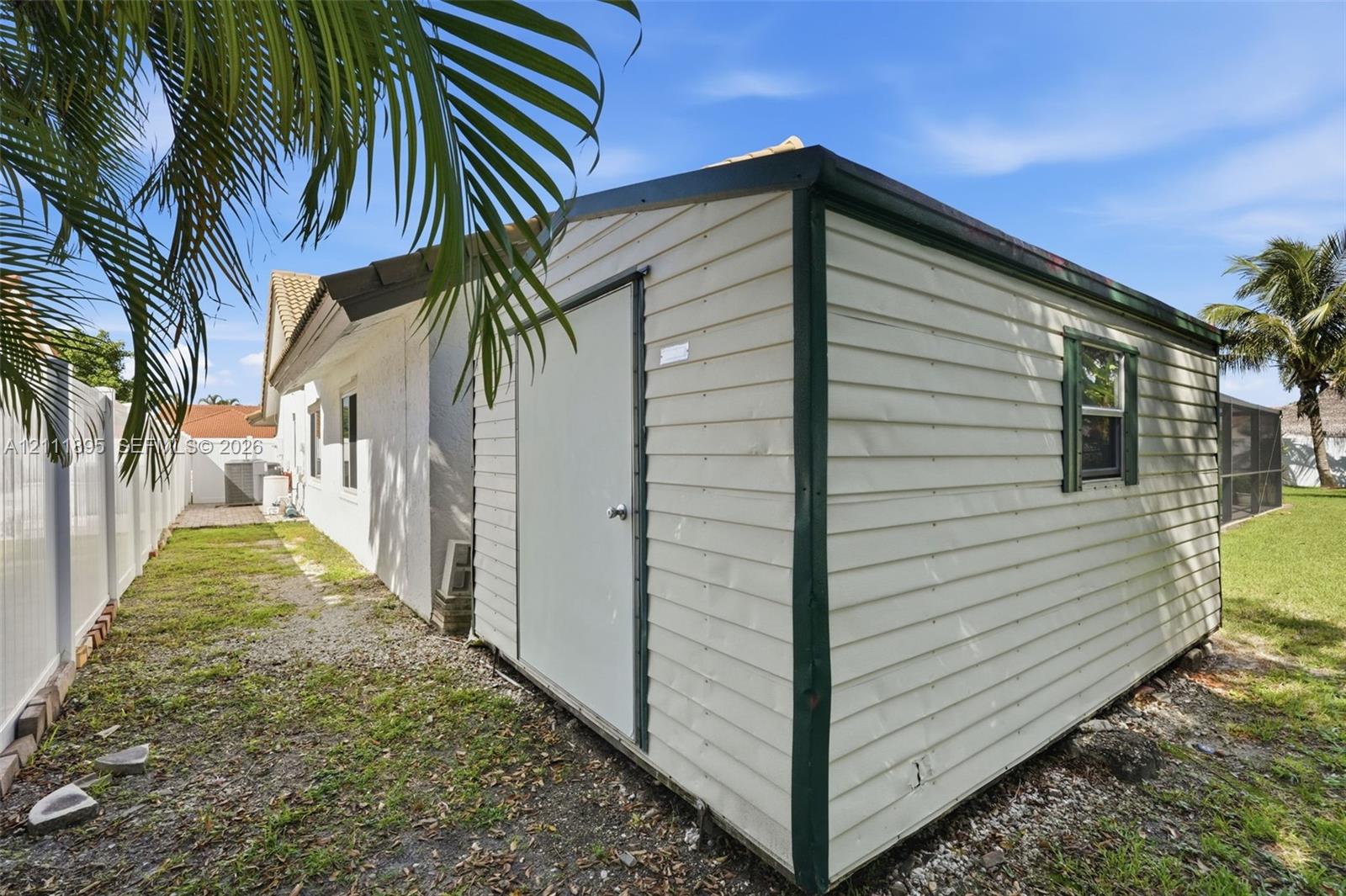 5792 Sun Pointe Circle gallery image #53
