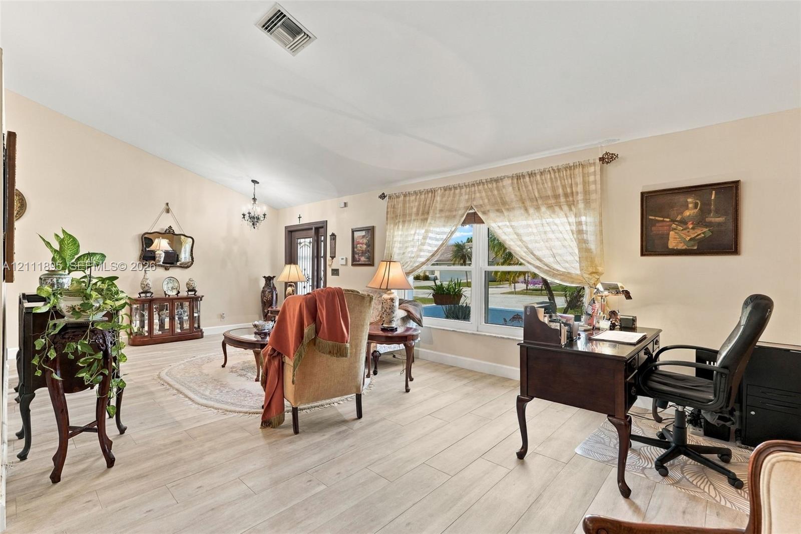 5792 Sun Pointe Circle gallery image #7